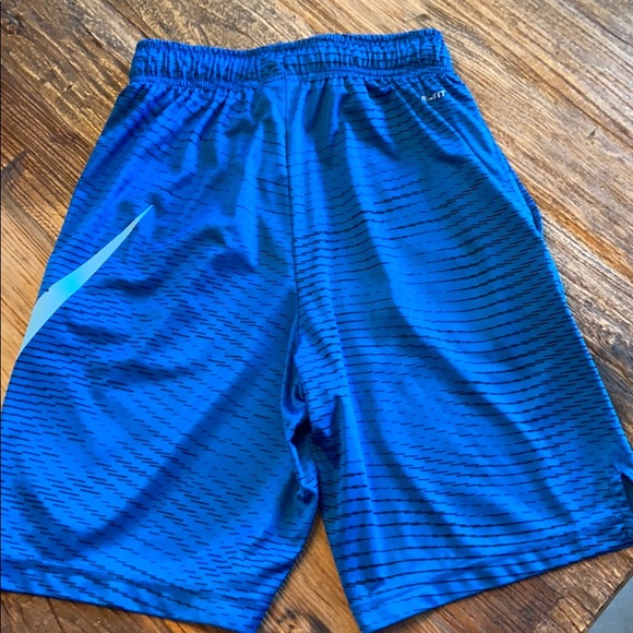 Nike Elite large logo shorts - Picture 3 of 5